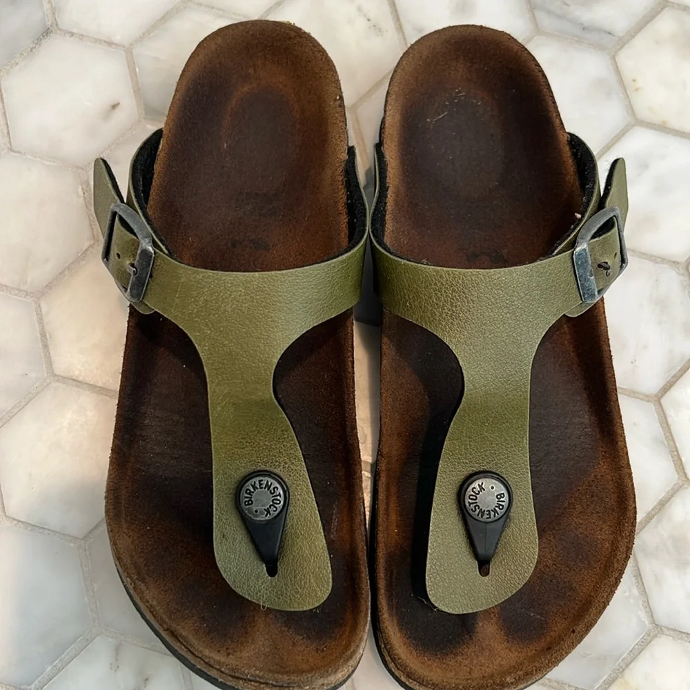 Birkenstock Leather Gizeh Pull Up Olive Green Narrow Thong Sandals Kids 33 | Y2